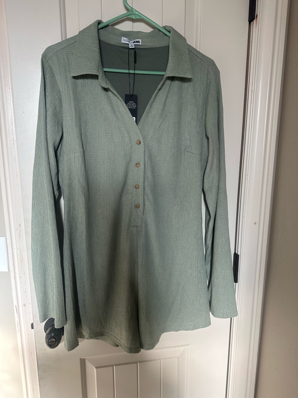 Fashion Nova Sage Green Button-Front Long-Sleeve Tunic